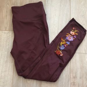 Legging with embroidery and slits